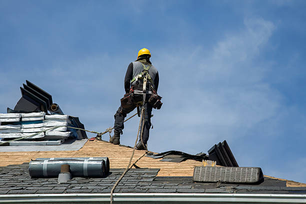 Professional Roofing technician working in Bonanza, OR